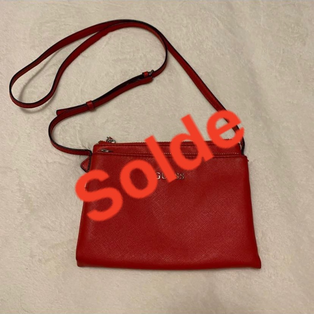 SOLDE Crossbody bag Guess